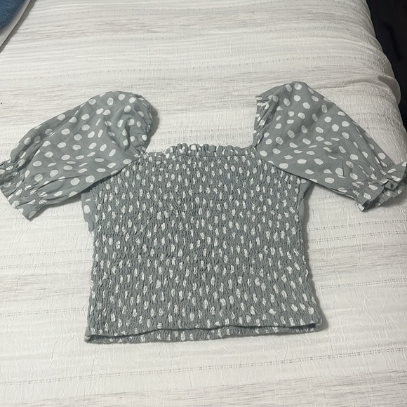 NWT Abercrombie and Fitch small top with matching scrunchy - Picture 4 of 4
